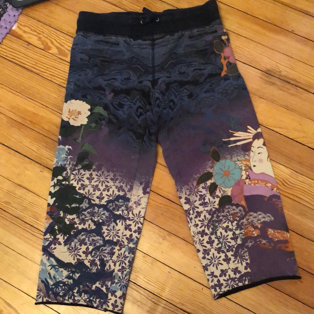 lucky geisha capri sweatpants